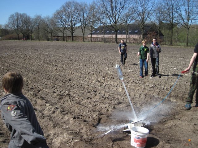 Petflesschieten luchtverkenners 2013