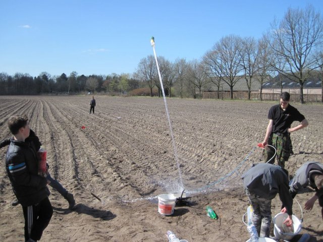 Petflesschieten luchtverkenners 2013
